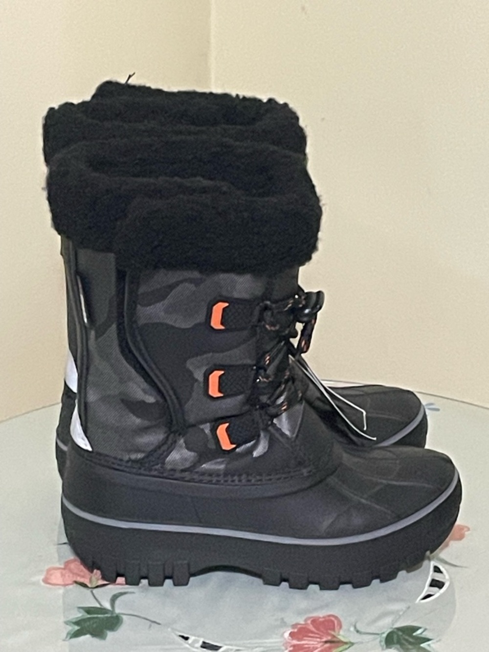 🆕 Kids Black & Grey Camo with orange accents Winter Snow Boots Size 13